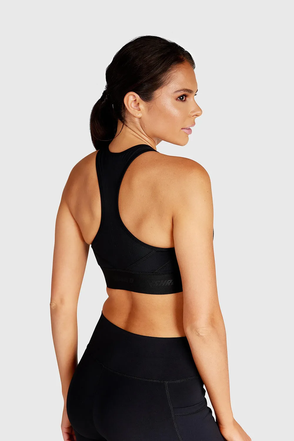 ESSENTIAL HIGH NECK SPORTS BRA