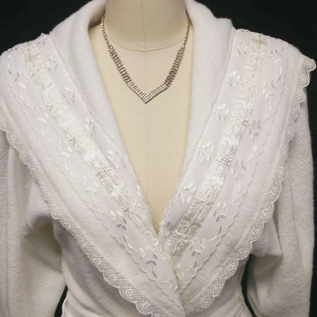 EXQUISITE VINTAGE FANCY LACE EMBROIDERED GILLIGAN O'MALLEY WASHABLE WHITE SWEATER  - WOULD MAKE A WONDERFUL CHRISTMAS  OR BIRTHDAY GIFT