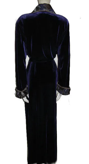 NEW GORGEOUS DIAMOND TEA LUXURIOUS WRAP-STYLE VELVET VELOUR ROBE IN AMETHYST WITH FLORAL & LEAVES BROCADE COLLAR & CUFFS - SIZE LARGE