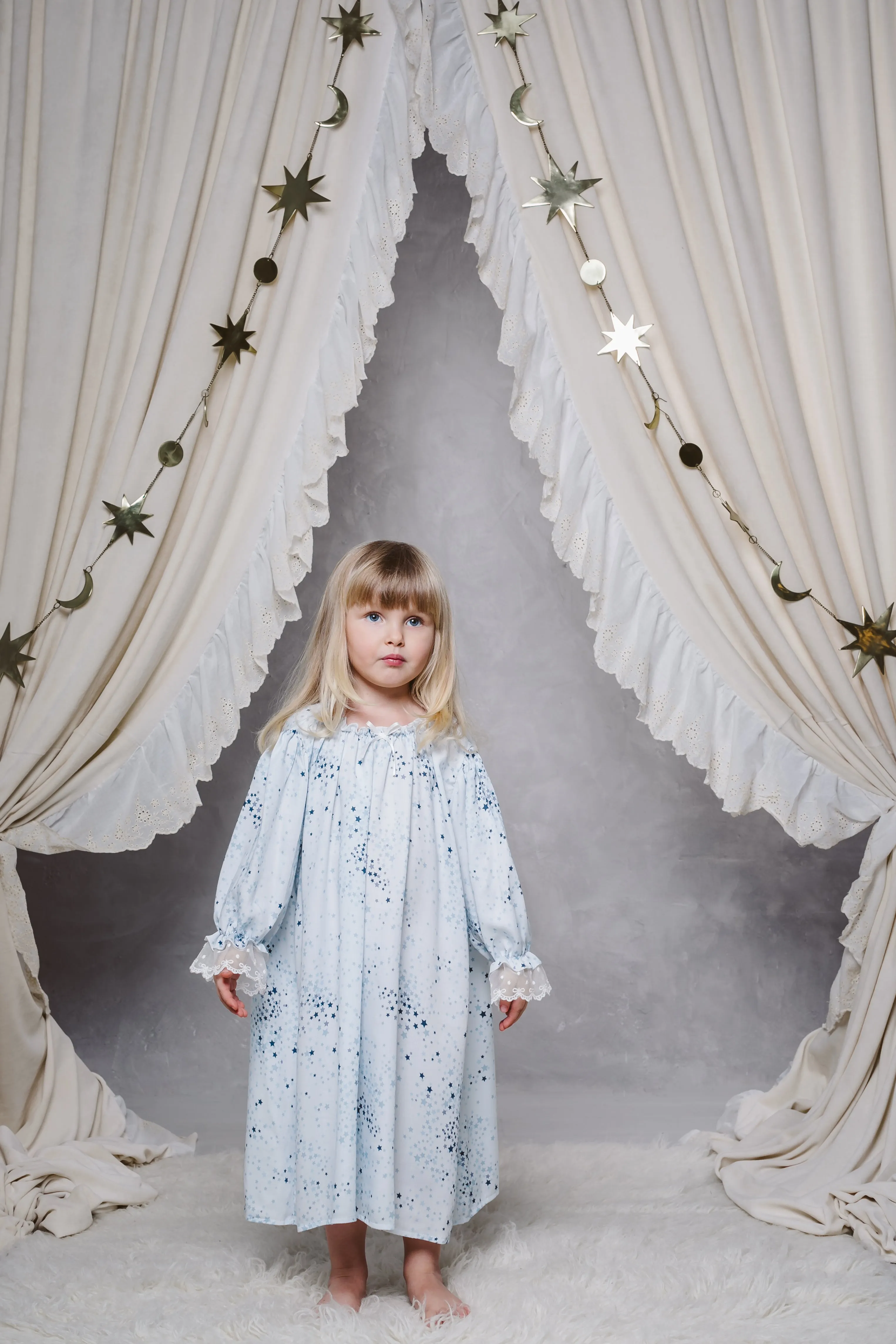 VICTORIA GIRLS' NIGHTDRESS IN BLUE STARS